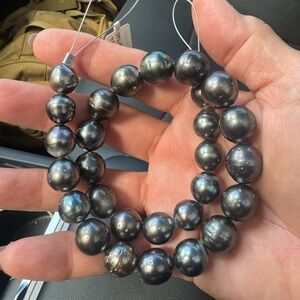 Lustrous Tahitian Pearl Necklace